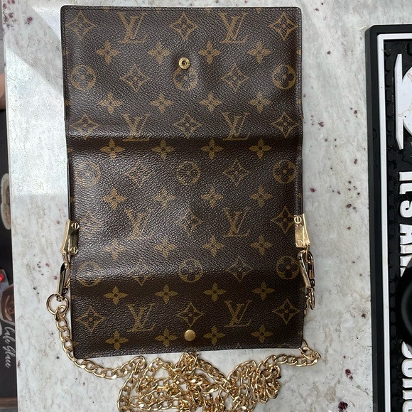 Louis Vuitton wallet on chain - Picture 4 of 13